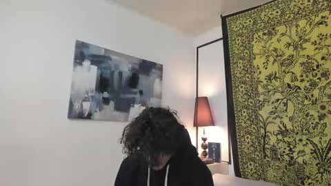 aria y orien  online show from 11/14/25, 11:09