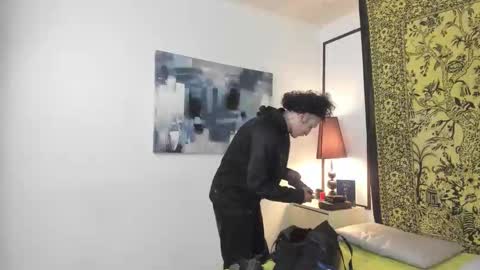 aria y orien  online show from 11/18/25, 11:03