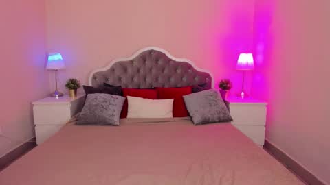 Snapshot of aria_blisss chatting on 09/17/25, 01:40 aria_blisss online show from 09/17/25, 01:40