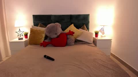 Snapshot of aria_blisss chatting on 11/26/25, 06:36 aria_blisss online show from 11/26/25, 06:36