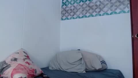 Snapshot of aria_bronw chatting on 11/05/25, 01:44 AriaBronw online show from 11/05/25, 01:44