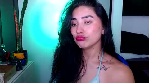 Snapshot of aria_castelli chatting on 05/15/26, 04:08 Aria Castelli online show from 05/15/26, 04:08