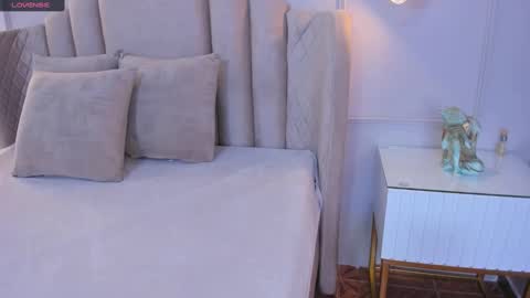 Snapshot of aria_greco chatting on 12/18/24, 02:53 Aria  online show from 12/18/24, 02:53