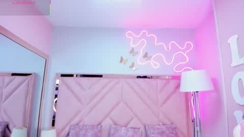 Aria Jones online show from 10/04/25, 01:53