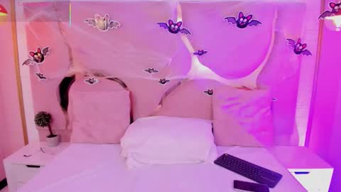 Aria Jones online show from 10/22/25, 01:11