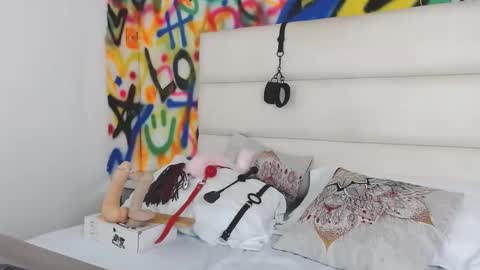 Snapshot of aria_martiin chatting on 12/23/24, 03:23 aria online show from 12/23/24, 03:23