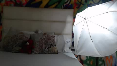 Snapshot of aria_martiin chatting on 01/17/25, 11:17 aria online show from 01/17/25, 11:17