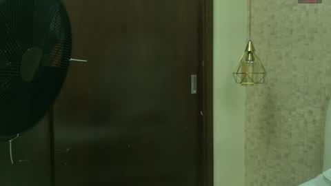 aria_sm online show from 11/18/25, 07:07