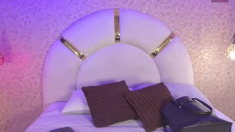 aria_sm online show from 11/19/25, 07:14