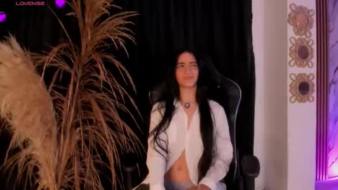 Snapshot of aria_velvet_ chatting on 03/14/26, 08:25 Ariana online show from 03/14/26, 08:25