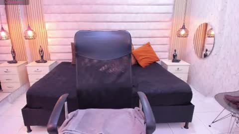 Snapshot of ariaa_belle chatting on 07/11/26, 05:26 ARI online show from 07/11/26, 05:26