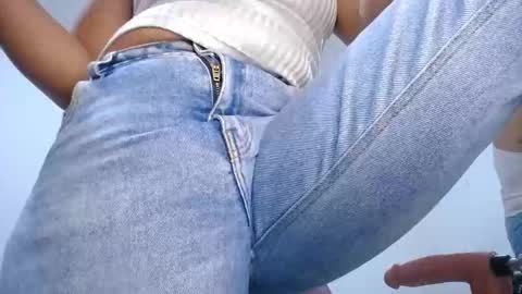 ariacoral online show from 09/20/25, 12:39