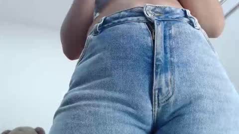 ariacoral online show from 11/12/25, 12:49