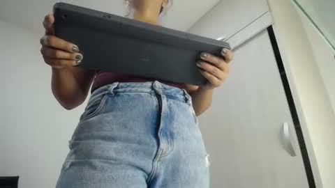 ariacoral online show from 11/27/25, 12:18