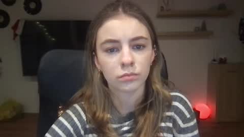 Snapshot of ariacreazy chatting on 12/23/24, 03:23 AriaCreazy online show from 12/23/24, 03:23