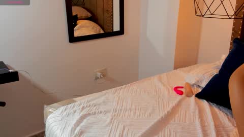 Snapshot of ariadelune7 chatting on 01/07/26, 09:39 ariadelune7 online show from 01/07/26, 09:39