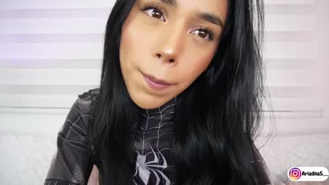 Snapshot of ariadna5 chatting on 10/13/25, 01:05 ARIADNA online show from 10/13/25, 01:05