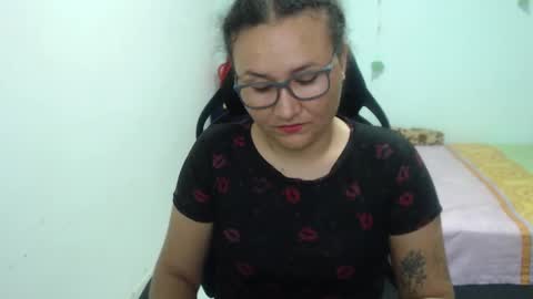 ...Ariana... online show from 03/04/25, 05:34