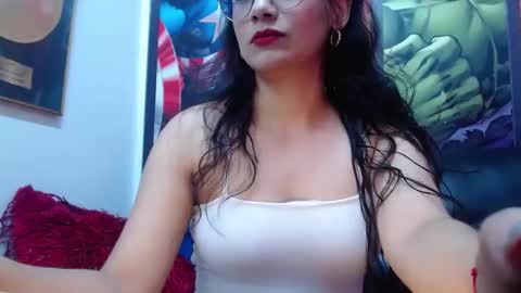 Snapshot of ariadna_wells chatting on 10/20/25, 02:06 A R I  online show from 10/20/25, 02:06