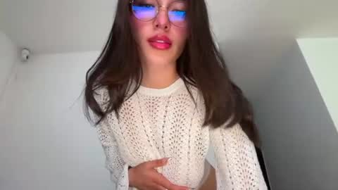 Snapshot of ariadnaz chatting on 07/03/26, 01:01 ARIADNA IM NEW HERE THANK YOU VERY MUCH FOR FOLLOWING ME online show from 07/03/26, 01:01