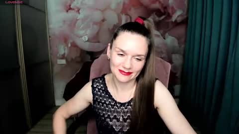 AriaGray online show from 11/30/25, 02:48