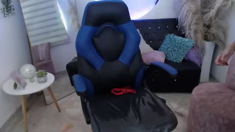 ariah_cute online show from 04/18/26, 07:51