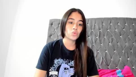 Snapshot of ariamontgomeryyy chatting on 01/25/25, 11:02 Aria Montgomery online show from 01/25/25, 11:02