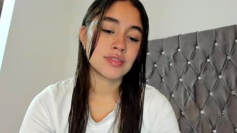 Snapshot of ariamontgomeryyy chatting on 01/27/25, 05:47 Aria Montgomery online show from 01/27/25, 05:47