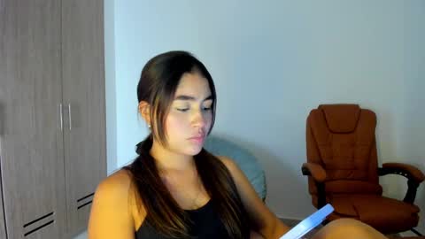 Snapshot of ariamontgomeryyy chatting on 02/25/25, 06:03 Aria Montgomery online show from 02/25/25, 06:03