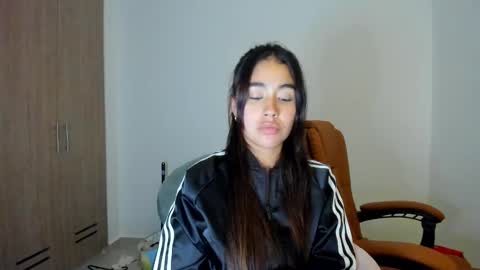 Snapshot of ariamontgomeryyy chatting on 02/28/25, 06:21 Aria Montgomery online show from 02/28/25, 06:21