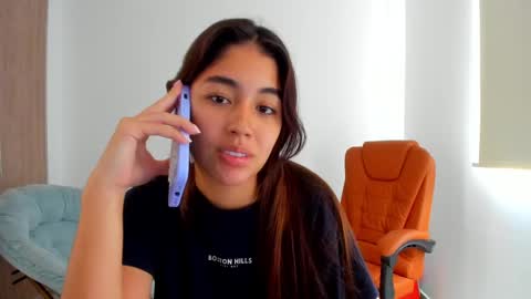 Snapshot of ariamontgomeryyy chatting on 03/07/25, 07:05 Aria Montgomery online show from 03/07/25, 07:05