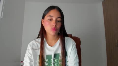 Snapshot of ariamontgomeryyy chatting on 10/27/25, 03:32 Aria Montgomery online show from 10/27/25, 03:32