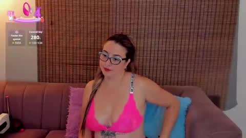 Snapshot of ariana_cross_ chatting on 11/04/25, 12:26 Ariana Cruz online show from 11/04/25, 12:26