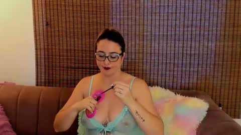 Ariana Cruz online show from 05/14/26, 12:01