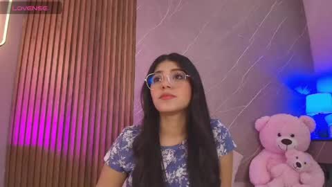 Snapshot of ariana_jhonson11 chatting on 04/29/26, 12:09 Ariana online show from 04/29/26, 12:09
