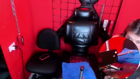 Snapshot of ariana_n_cherry chatting on 12/13/25, 07:53 Adriana online show from 12/13/25, 07:53