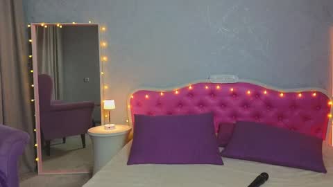 Snapshot of ariana_petite chatting on 01/10/25, 12:17 Ariana online show from 01/10/25, 12:17