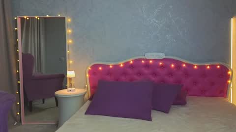 Snapshot of ariana_petite chatting on 01/13/25, 10:56 Ariana online show from 01/13/25, 10:56