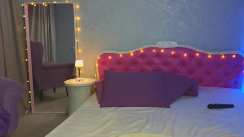 Snapshot of ariana_petite chatting on 01/20/25, 04:54 Ariana online show from 01/20/25, 04:54