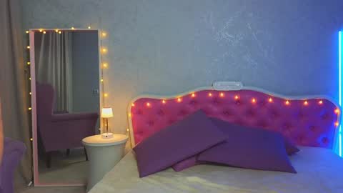 Snapshot of ariana_petite chatting on 01/21/25, 11:02 Ariana online show from 01/21/25, 11:02