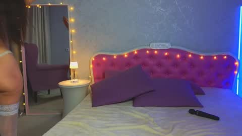 Snapshot of ariana_petite chatting on 01/25/25, 02:04 Ariana online show from 01/25/25, 02:04