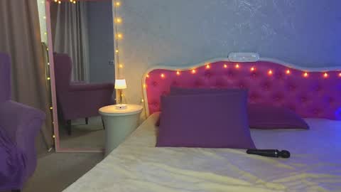 Snapshot of ariana_petite chatting on 01/27/25, 05:58 Ariana online show from 01/27/25, 05:58