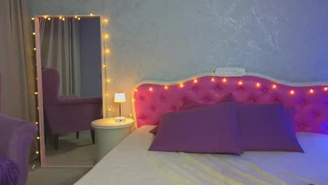 Snapshot of ariana_petite chatting on 02/27/25, 11:15 Ariana online show from 02/27/25, 11:15