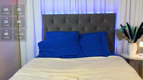 Snapshot of ariana_petite chatting on 09/23/25, 11:08 Ariana online show from 09/23/25, 11:08