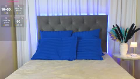 Snapshot of ariana_petite chatting on 10/01/25, 12:05 Ariana online show from 10/01/25, 12:05