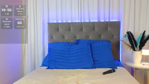 Snapshot of ariana_petite chatting on 11/11/25, 11:16 Ariana online show from 11/11/25, 11:16