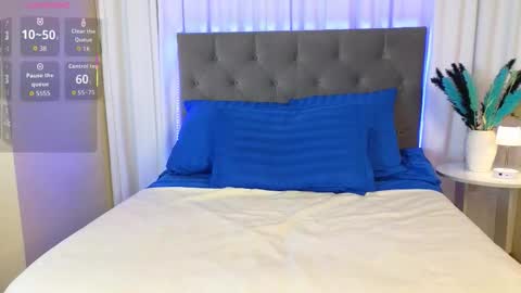 Snapshot of ariana_petite chatting on 12/03/25, 11:58 Ariana online show from 12/03/25, 11:58