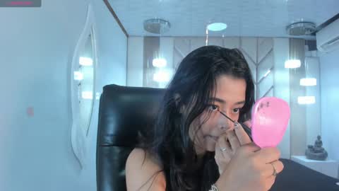 Snapshot of ariana_pierce chatting on 12/04/24, 08:07 Ariana online show from 12/04/24, 08:07