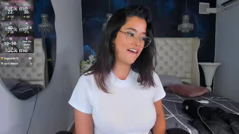Snapshot of ariana_pierce chatting on 12/27/24, 02:36 Ariana online show from 12/27/24, 02:36