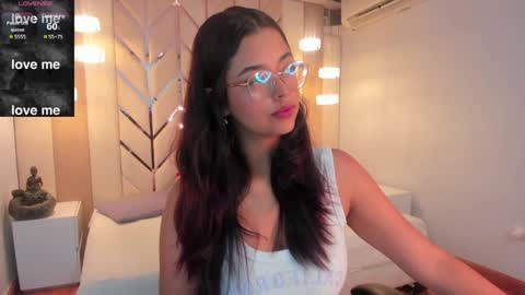 Snapshot of ariana_pierce chatting on 01/08/25, 04:02 Ariana online show from 01/08/25, 04:02